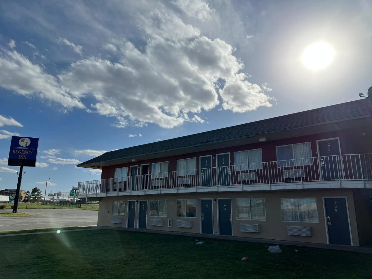 Regency Inn Tulsa Oakhurst Экстерьер фото