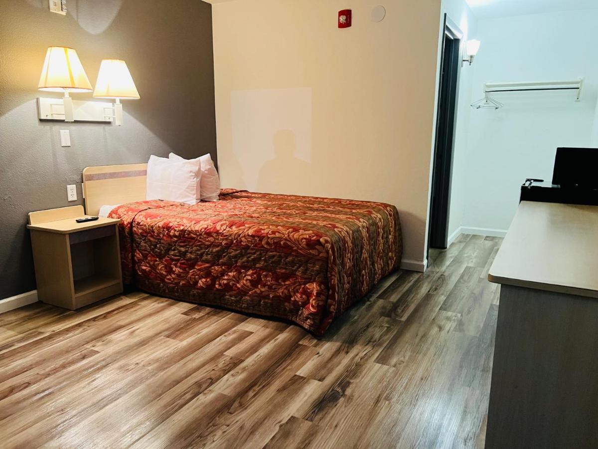 Regency Inn Tulsa Oakhurst Экстерьер фото