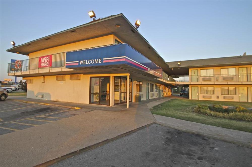 Regency Inn Tulsa Oakhurst Удобства фото