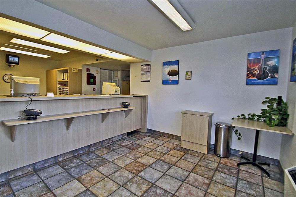 Regency Inn Tulsa Oakhurst Интерьер фото