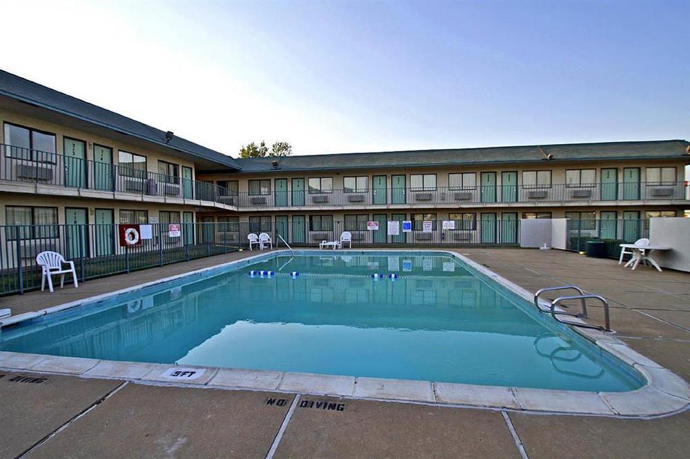 Regency Inn Tulsa Oakhurst Удобства фото