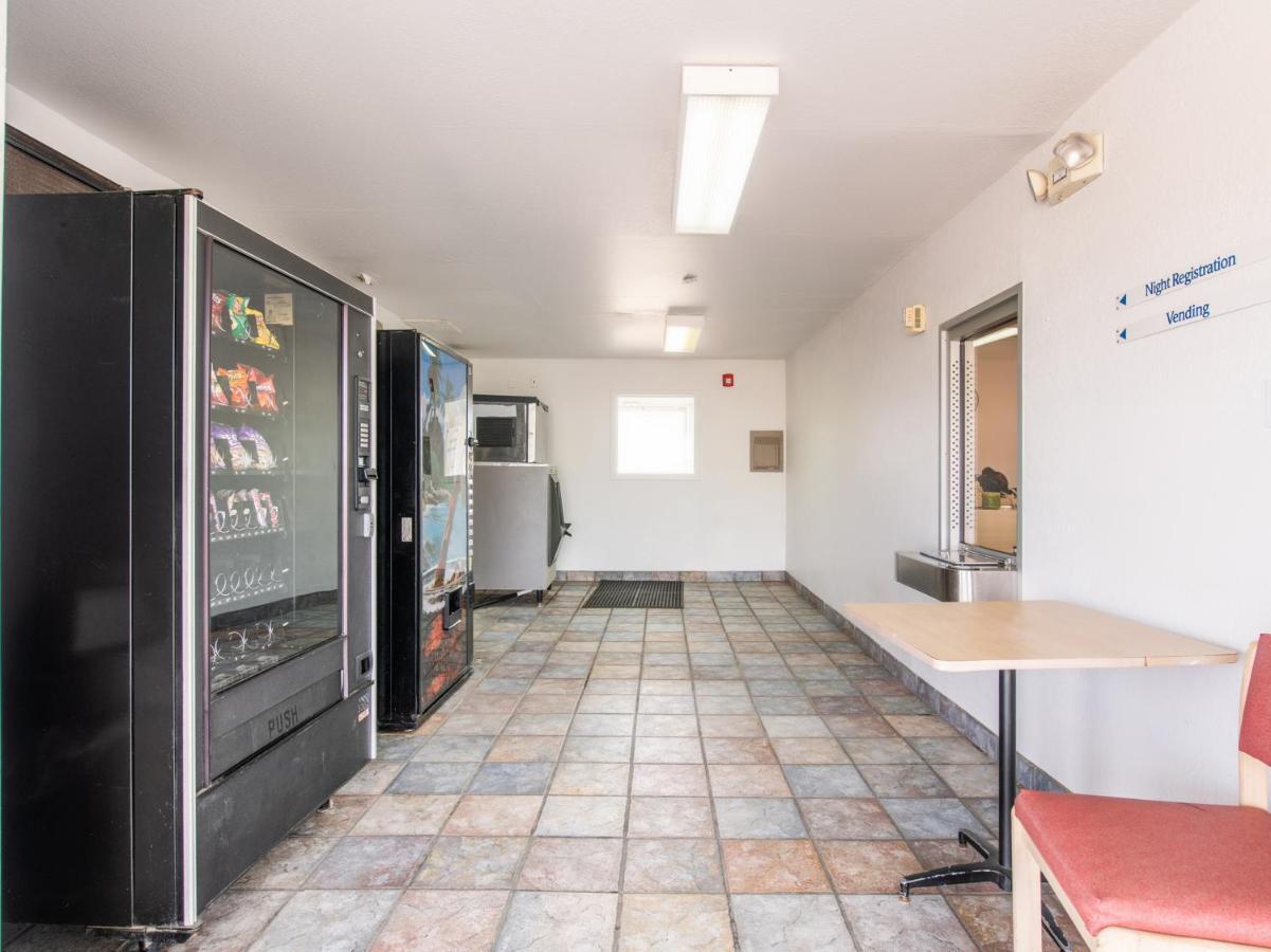 Regency Inn Tulsa Oakhurst Экстерьер фото