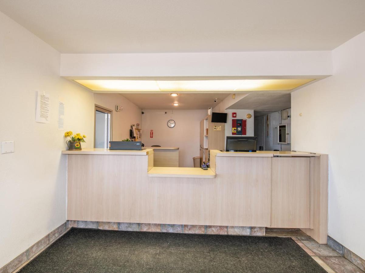 Regency Inn Tulsa Oakhurst Экстерьер фото