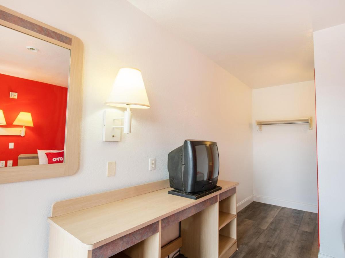 Regency Inn Tulsa Oakhurst Экстерьер фото