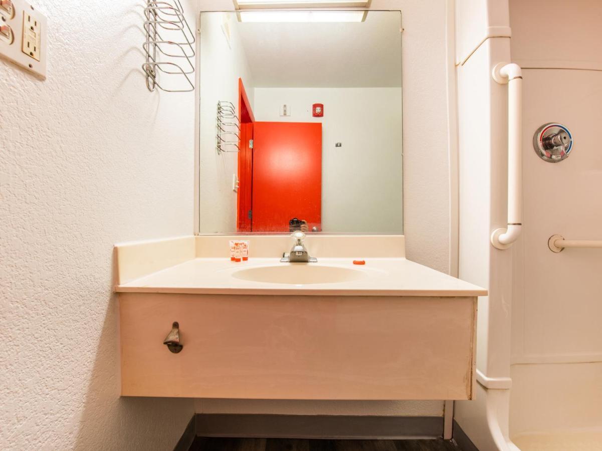 Regency Inn Tulsa Oakhurst Экстерьер фото