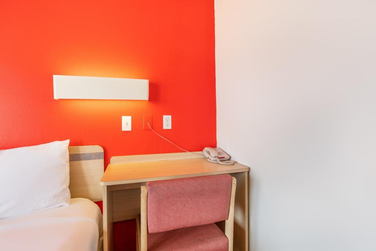 Regency Inn Tulsa Oakhurst Экстерьер фото